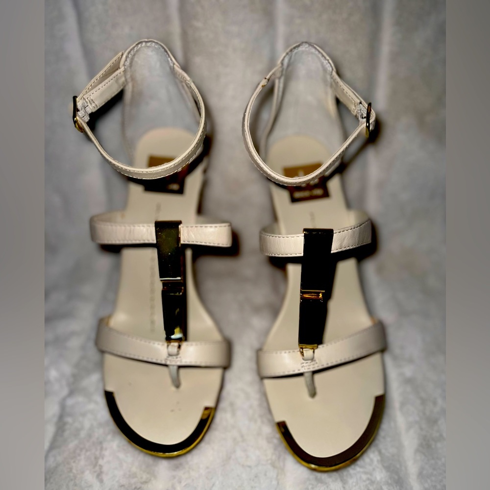 Dolce Vita leather Women's Wedge Sandal 7 1/2,  heel  4 1/2 inches